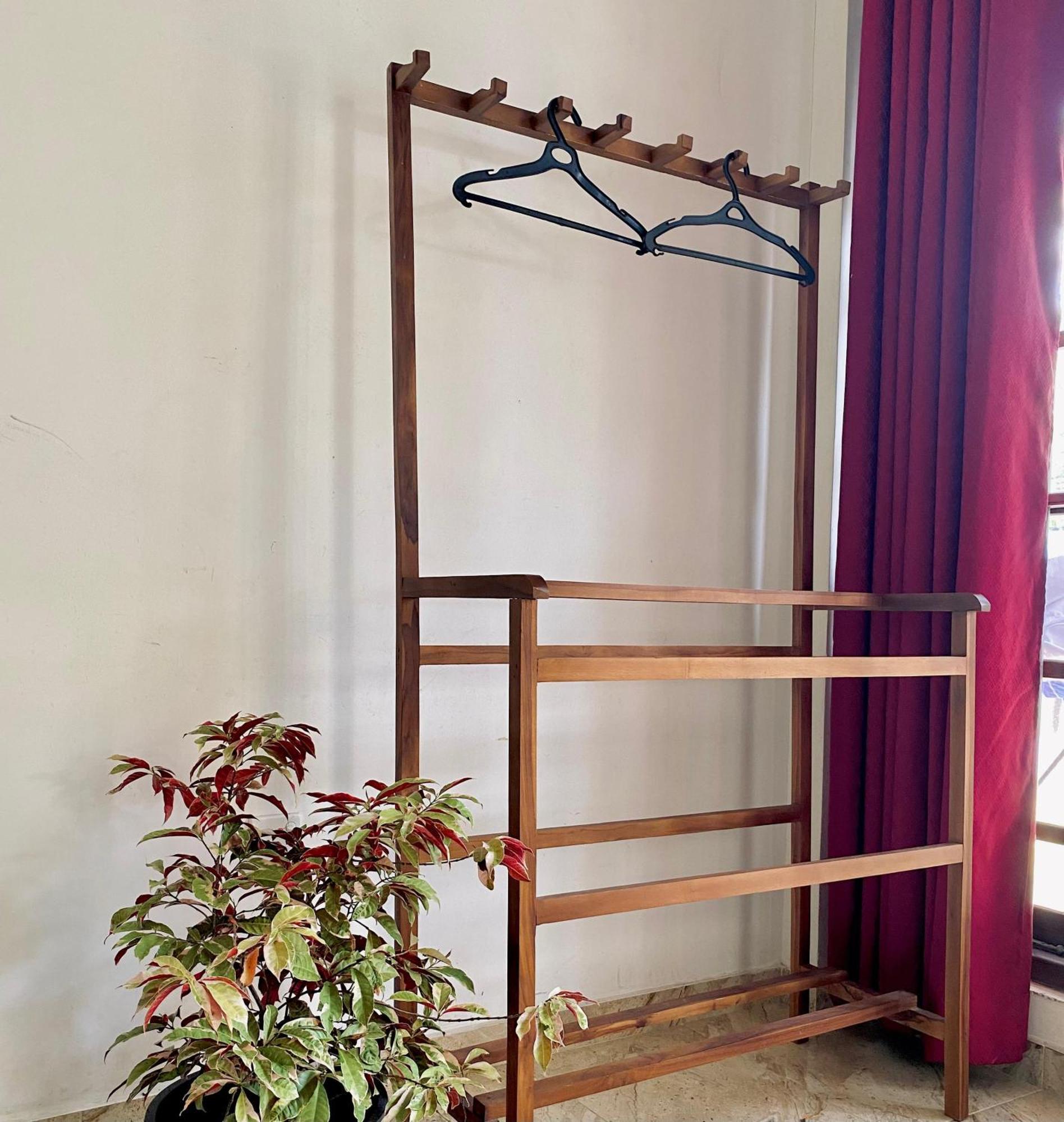 Sasmika Villa Surf And Yoga Hostel Weligama Ngoại thất bức ảnh