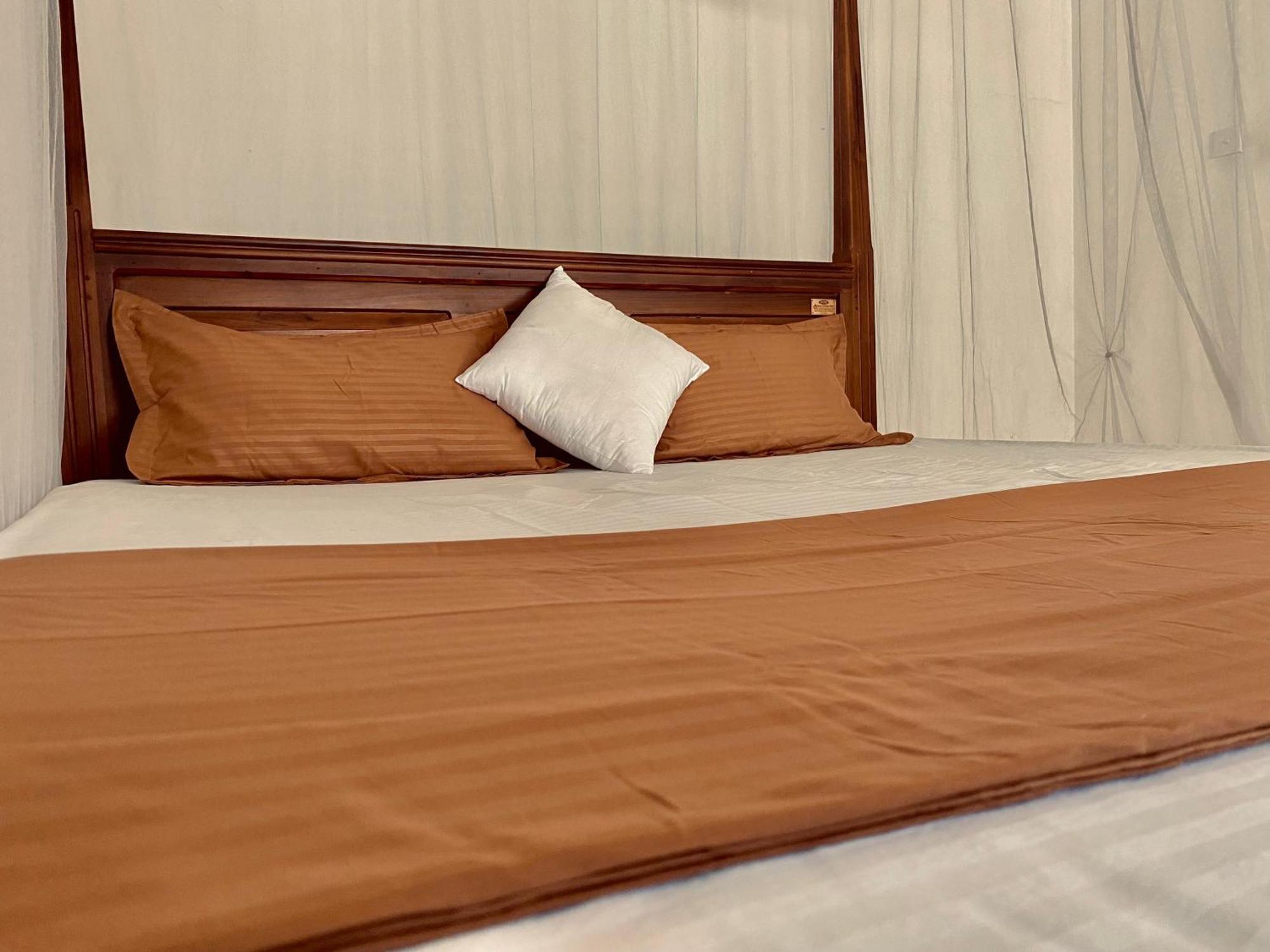 Sasmika Villa Surf And Yoga Hostel Weligama Ngoại thất bức ảnh