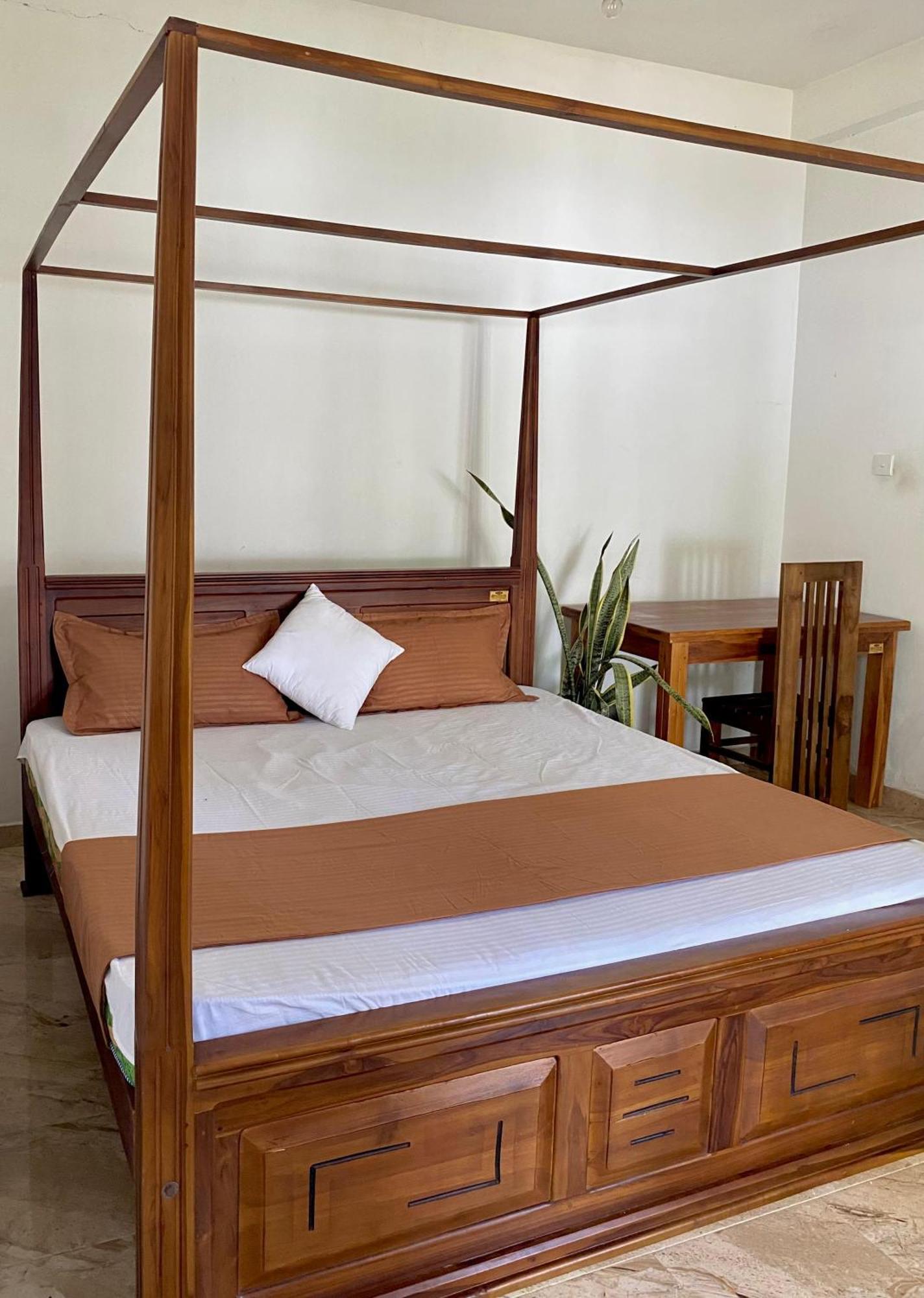 Sasmika Villa Surf And Yoga Hostel Weligama Ngoại thất bức ảnh