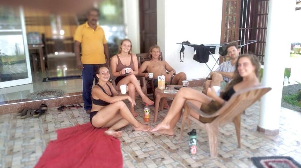 Sasmika Villa Surf And Yoga Hostel Weligama Ngoại thất bức ảnh
