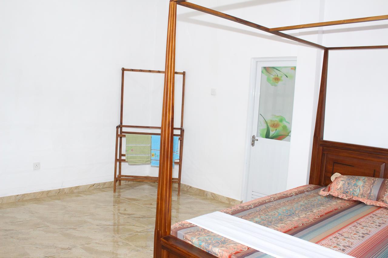 Sasmika Villa Surf And Yoga Hostel Weligama Ngoại thất bức ảnh