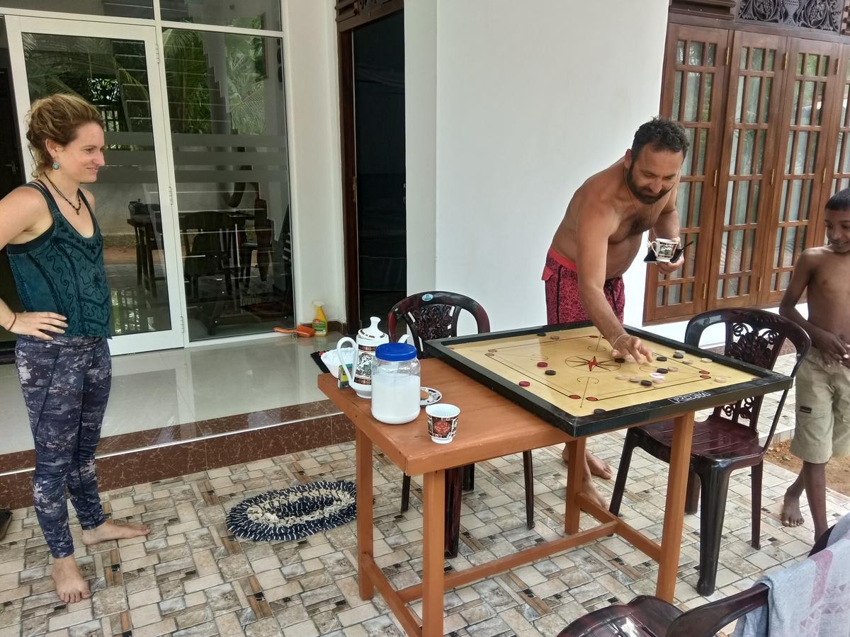 Sasmika Villa Surf And Yoga Hostel Weligama Ngoại thất bức ảnh